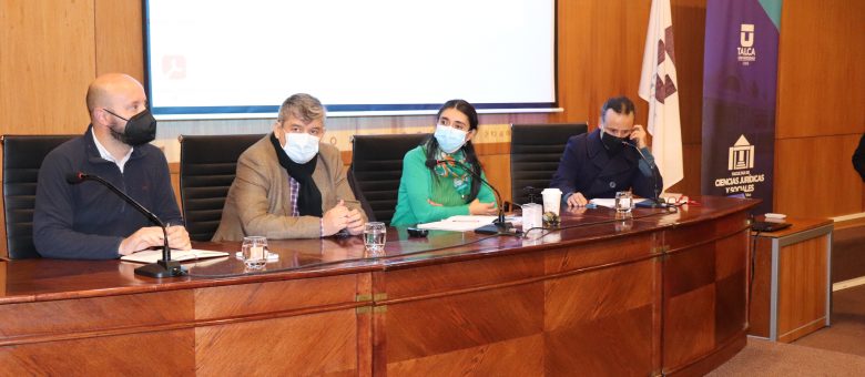 María Elisa Quinteros encabezó Cabildo Constituyente Universitario organizado por la carrera de Ciencia Política y Administración Pública