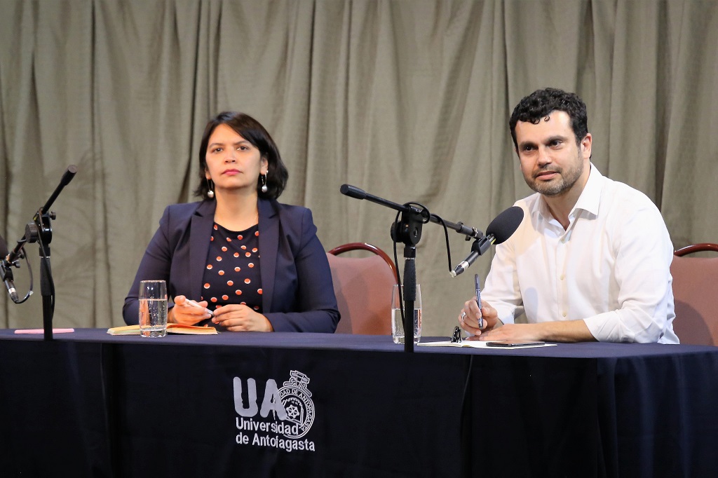 Jaime Bassa en foro de la UA: “En temas estructurales esta constitución será objeto de estudio por mucho tiempo”